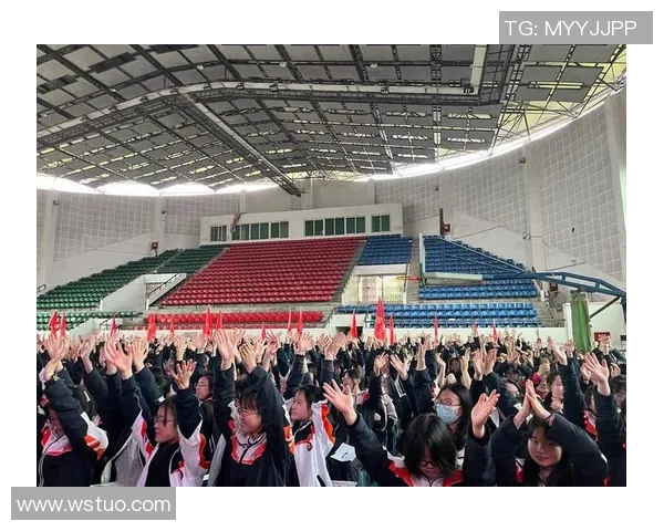 哈德森的传奇之路：从篮球场到人生巅峰的奋斗故事