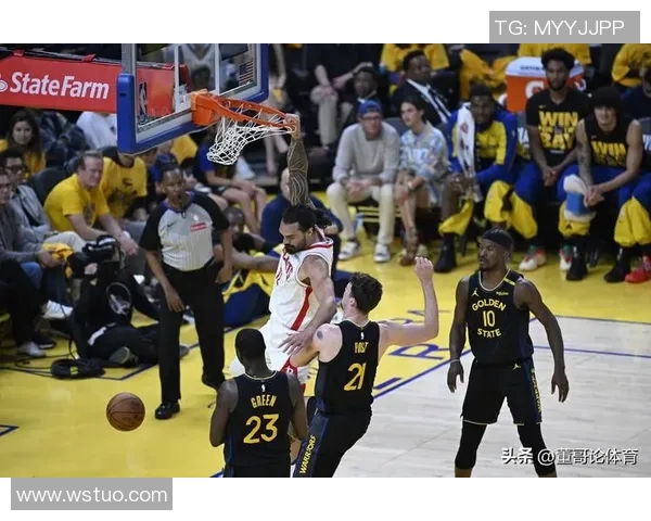 火箭队与湖人队激烈对抗瞬间精彩照片回顾