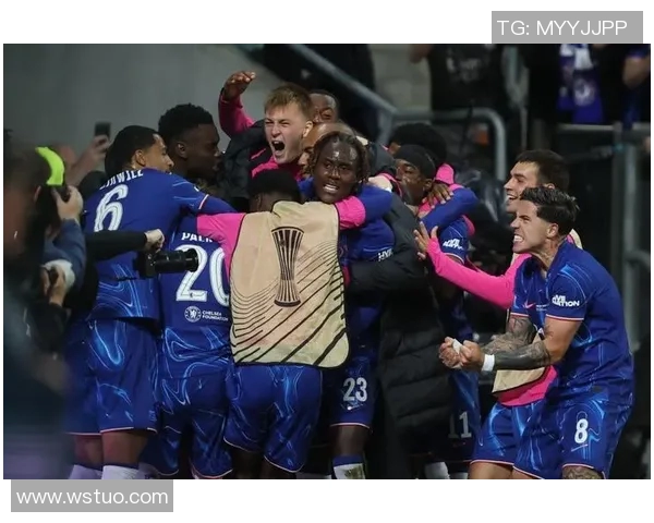 切尔西主场遭曼联逆转1比2遗憾落败引发热议 切尔西主场遭曼联逆转1比2遗憾落败引发热议