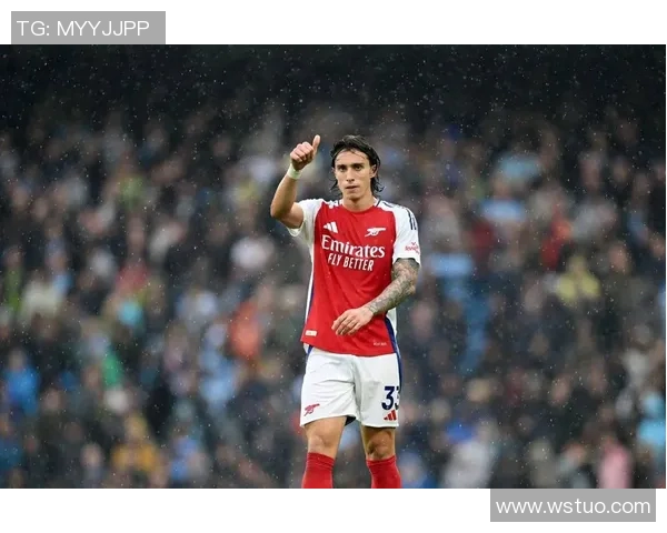 马丁内利的崛起与未来展望:从青涩小将到足坛新星的成长之路 马丁内利的崛起与未来展望:从青涩小将到足坛新星的成长之路