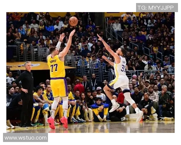 湖人对阵鹈鹕全场直播精彩回顾与赛后分析尽在此处 湖人对阵鹈鹕全场直播精彩回顾与赛后分析尽在此处